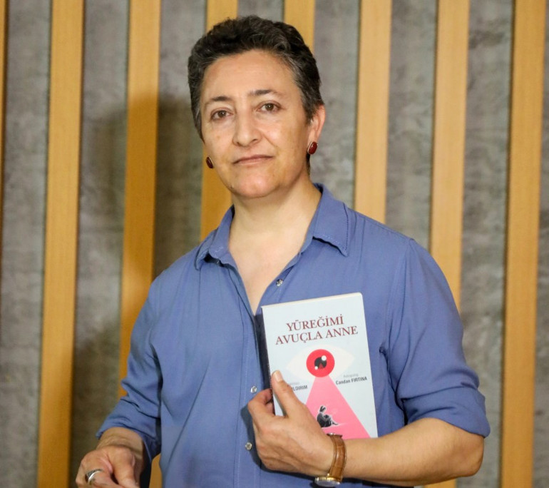 Yüreğimi Avuçla Anne Kitabı
