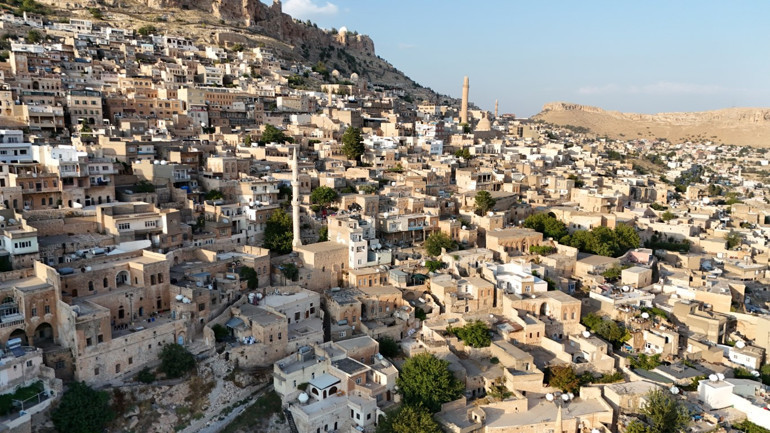 Mardin Kandilinde Taht Kurma
