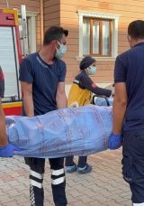 81 Yaşındaki Adamın Cansız Bedenine Ulaşıldı, Eşi Hastaneye Kaldırıldı