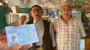 94 Yıllık Hayatının Sırrını Paylaştı! G&ouml;renler "Maşallah" Diyor | "Herkes Başka Şeyler Yerken Ben Onu Yedim"