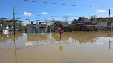 ABD'yi Sel Vurdu: 3 Kişi Hayatını Kaybetti!