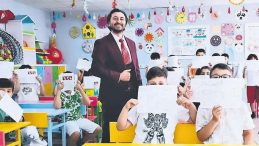 Abdulbaki Öğretmen, Videolarıyla Öğrencilerine İlham Veriyor
