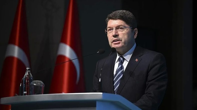 Adalet Bakanı Tunç'tan Yeni Mahkemelerin Yargı Çevrelerinin Belirlenmesine İlişkin Paylaşım