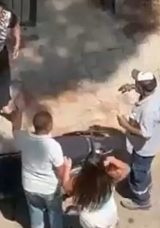 Adana'da Bir Anne Kızını Bıçakla Kovaladı: Faciayı Vatandaşlar Engelledi!