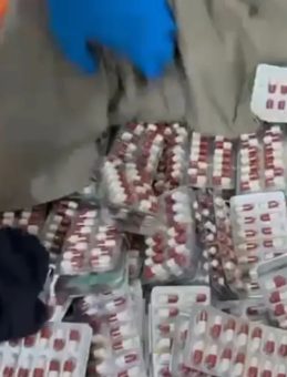 Adana'da Uyuşturucu Skandalı: Otobüs Yolcusunun Valizinden 5.642 Hap Çıktı!