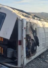 Adıyaman'da Korkun&ccedil; Kaza! Tarım İş&ccedil;ilerini Taşıyan Minib&uuml;s Devrildi: 19 Yaralı
