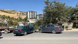 Adıyaman'da Korkutan Kaza: İki Araç Kafa Kafaya Çarpıştı!