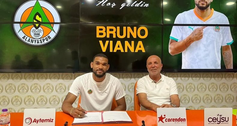 Alanyaspor'da 4 Yeni Transfer için İmza Töreni Düzenlendi