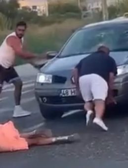 Alkollü Sürücü, Çarptığı Kadının Üzerinden Geçerek Kaçmaya Çalıştı