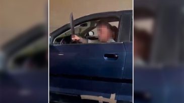 Ankara'daki Olay Tepki &Ccedil;ekti… Trafikte D&ouml;ner Bı&ccedil;akla Tehdit Eden Kişi G&ouml;zaltına Alındı
