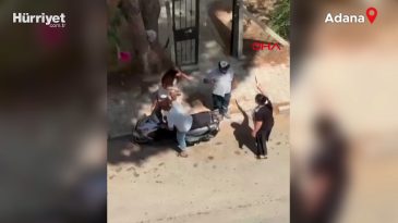 Anne, Kızını Sokakta Bı&ccedil;akla Kovaladı; O Anlar Kamerada