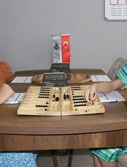 Annelerinden Öğrendikleri Mangala ve Dokuz Kumalak ile Dünya Şampiyonu Oldular