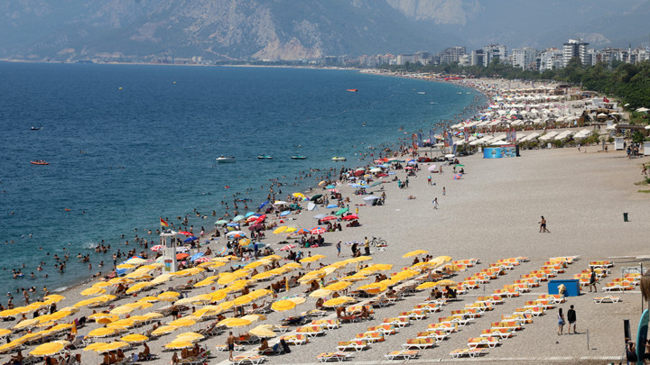 Antalya'da deniz suyu sıcaklıklarında artış! Kaşıntı ve yanma şikayetleri arttı