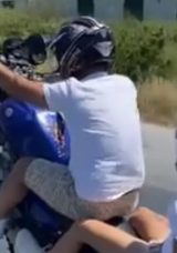 Antalya'da Motosikleti ile Tek Teker Yapan S&uuml;r&uuml;c&uuml; Kazada Hayatını Kaybetti