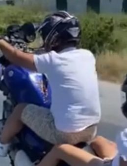 Antalya'da Motosikleti ile Tek Teker Yapan Sürücü Kazada Hayatını Kaybetti