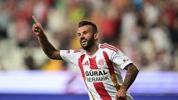 Antalyaspor'un Paylaşımı: Emre Belözoğlu&rsquo;nun Antrenman Stratejisi Gol Getirdi