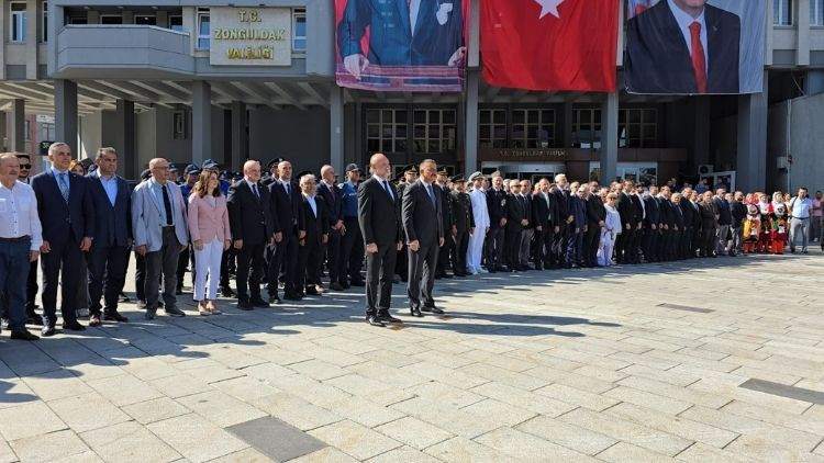 Atatürk'ün Zonguldak'a Girişinin 94. Yıl Dönümü Coşkuyla Kutlandı
