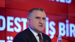 Bakan Bak, Başakşehir – Universitatea Craiova Karşılaşmasını Tribünden İzledi
