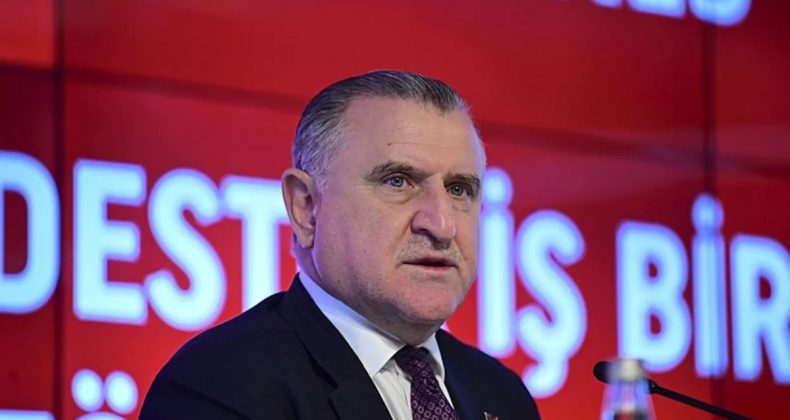 Bakan Bak, Başakşehir – Universitatea Craiova Karşılaşmasını Tribünden İzledi