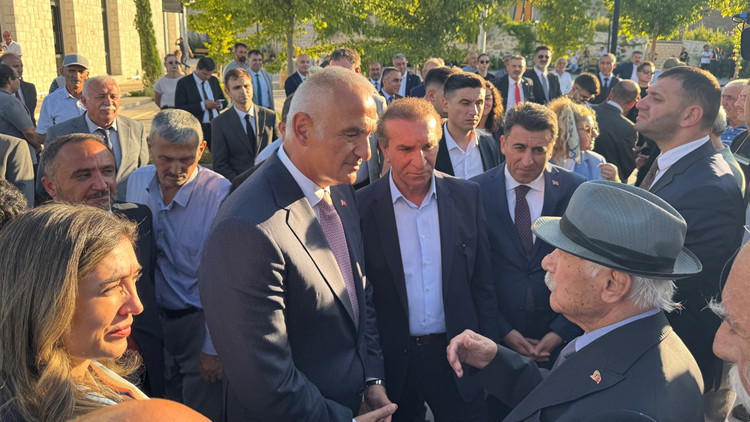 Bakan Ersoy, Tunceli'deki Sorpiyan Hasan Hüseyin Cem ve Kültür Evi’ni Ziyaret Etti
