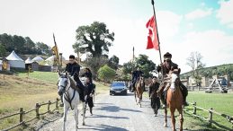 Bakan Ersoy, T&uuml;rk Dizilerinin &Ccedil;ekildiği Bozdağ Film Platolarını Ziyaret Etti