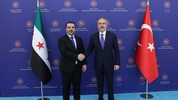 Bakan Fidan, Suriye Dışişleri Bakanı Şeybani ve Savunma Bakanı Kasra ile bir araya geldi