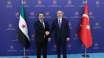 Bakan Fidan, Suriye Dışişleri Bakanı Şeybani ve Savunma Bakanı Kasra ile bir araya geldi