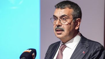 Bakan Tekin'den Yabancı Dil Eğitimine Y&ouml;nelik Yeni D&uuml;zenlemeler