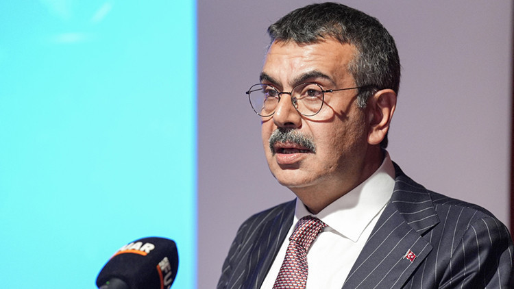 Bakan Tekin'den Yabancı Dil Eğitimine Yönelik Yeni Düzenlemeler