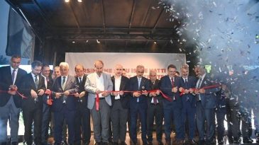 Bakan Uraloğlu: T&uuml;rkiye'de denize inşa edilen 3'&uuml;nc&uuml; havalimanını tasarladık
