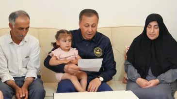Bakan Yerlikaya Şehit Nurettin Toky&uuml;rek'in Ailesini Ziyaret Etti: Başkan Erdoğan'ın Yazdığı Mektubu Okudu