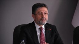 Bakan Yumaklı: Kocaeli Karamürsel'deki Yangın Kontrol Altında