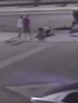 Balıkesir'de Ambulans Kaldırıma Çarptı! 2'si Ağır 3 Yaralı