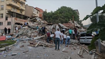Balıkesir'de meydana gelen deprem sonrası yıkılan bina sahibinin tutuklanması
