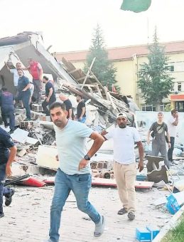 Balıkesir’de 6.1 Şiddetinde Deprem: 1 Can Kayıbı, 29 Yaralı