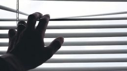 Banyodaki Kadını İzlemek Taciz Sayılmadı