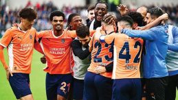 Başakşehir'in Başarısı Devam Ediyor