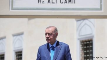 Başkan Erdoğan, Cuma Namazını B&uuml;y&uuml;k &Ccedil;amlıca Camisi'nde İkame Etti