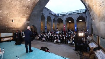 Başkan Erdoğan Kayseri&rsquo;de S&ouml;z Gen&ccedil;likte Programına Telefonla Bağlandı