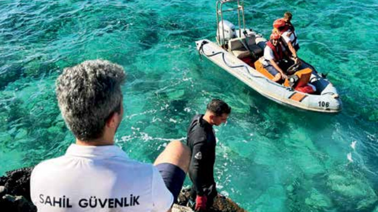 Batan tekneden düşen 2 çocuğu İHA’lar buldu: Mucize gibi kurtuluş