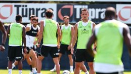Beşiktaş, St. Patrick's Maçına Hazırlıklarını Sürdürüyor