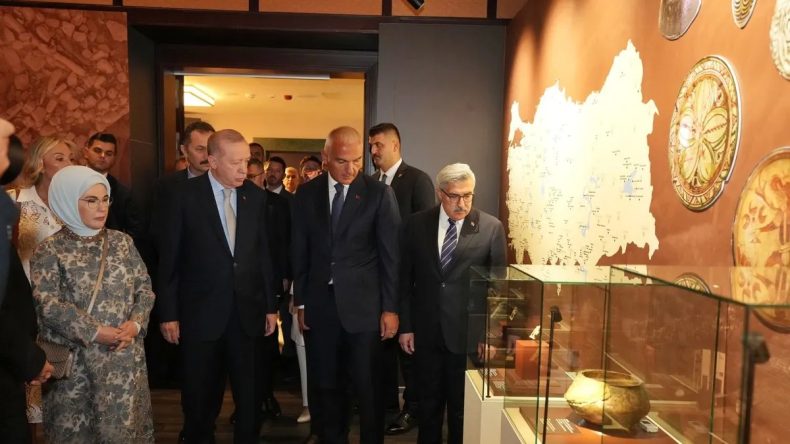 Beştepe'de Arkeolojinin Zirvesi: Anadolu'nun 12 Bin Yıllık Hafızası Milletin Evinde Sergileniyor