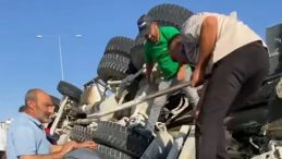Beton Mikseri Araç Üzerine Devrildi: 6 Kişi Yaralandı!