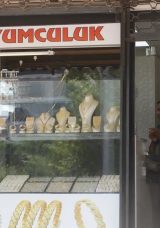 Bı&ccedil;akla Geldiği Kuyumcudan 750 Bin Lira Değerinde 18 Bileziği Gasp Edip Ka&ccedil;tı
