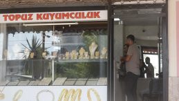 Bı&ccedil;akla Geldiği Kuyumcudan 750 Bin Lira Değerinde 18 Bileziği Gasp Edip Ka&ccedil;tı