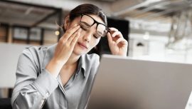 Bilgisayar, Telefon, Tablet… Gözlerinizi Farkında Olmadan Tehdit Ediyor!