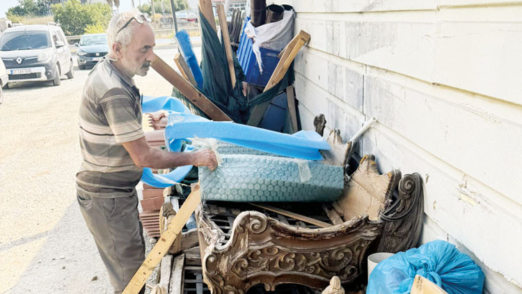 Bin Yıllık Tarih Yerlerde! Yağmalanıp Satışa Çıkartılmış