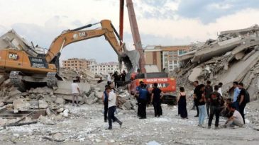 Bina Yıkımında &Ccedil;&ouml;kme: Operat&ouml;r Hayatını Kaybetti