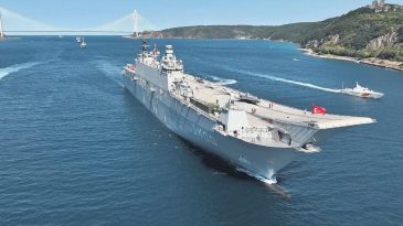 Boğaz'da Şahane Ge&ccedil;iş T&ouml;reni
