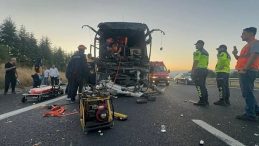 Bolu&rsquo;da yolcu otob&uuml;s&uuml; kazası: 1 &ouml;l&uuml;, 10 yaralı